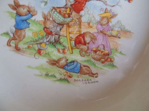 ROYAL DOULTON BUNNYKINS HOT WATER BOWL WITH COVER