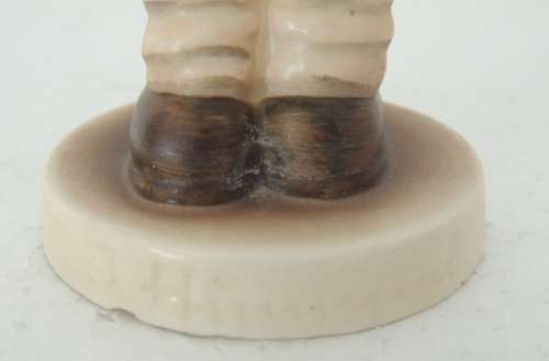 HUMMEL FIGURINE - "SISTER " # 98/0