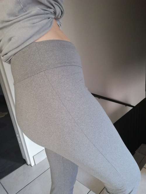 GREY LEGGINGS - 10