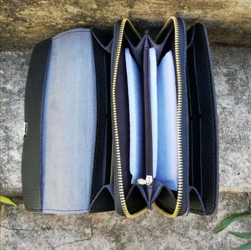 ** SALE ** LADIES WALLET / PURSE - BLACK