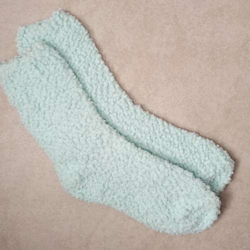 1 PAIR OF SOFT WARM WINTER BOBBLE SOCKS - AQUA