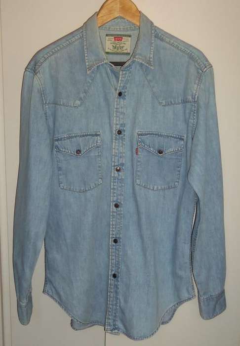 Authentic LEVI'S Long Sleeved Light Blue Denim Shirt - Size Large