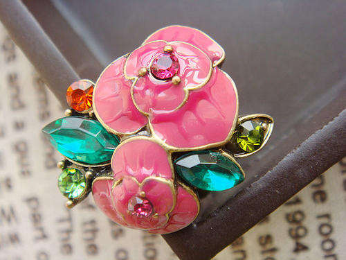 [20%DISCOUNT NOW R60]ANNA SUI STUNNING PINK ROSE RINGS