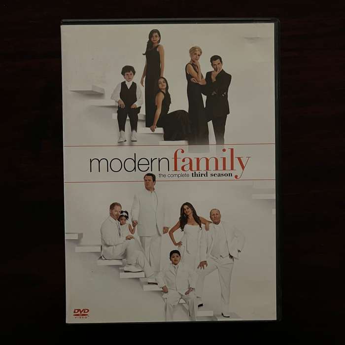 Modern Family - The Complete Third Season 3DVD Set South African Press
