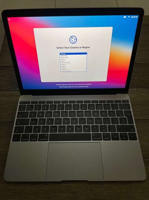 **BARGAIN BUY**APPLE MACBOOK RETINA 12` CORE i5, 8GB RAM, 512SSD - WORTH 12k -GRAB IT @ JUST R7999!