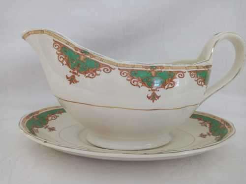 EXCELLENT CONDITION GRINDLEY SAUCE BOAT WITH UNDER PLATE
