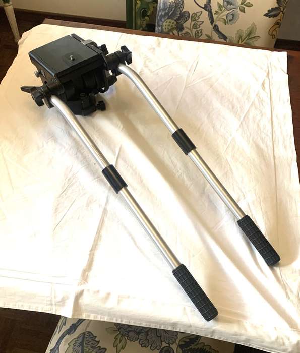 Manfrotto 116 Pro Video Fluid Head with 2x Pan Bars.