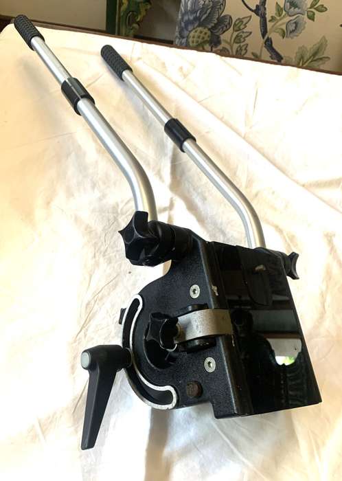 Manfrotto 116 Pro Video Fluid Head with 2x Pan Bars.