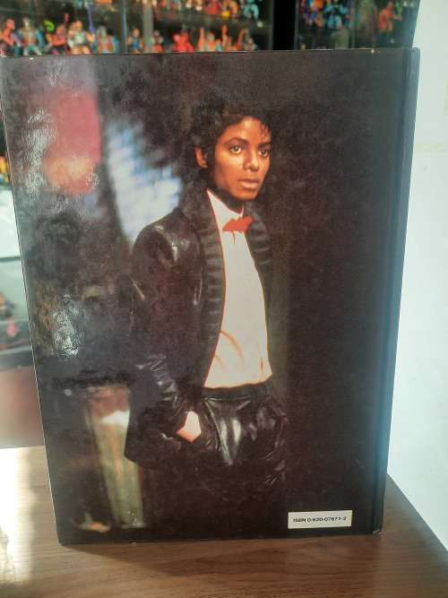 VINTAGE THE MICHAEL JACKSON ALBUM BOOK