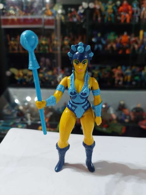 1982 Complete Evil-Lyn of He-Man-Masters of the Universe 41 (MOTU) Vintage Figure