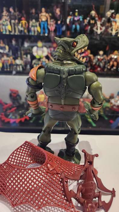 MOTUC Complete LEECH Masters Of The Universe Classics Figure He-Man
