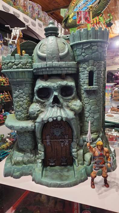 MOTUC Complete CASTLE GRAYSKULL Masters Of The Universe Classics Figure He-Man