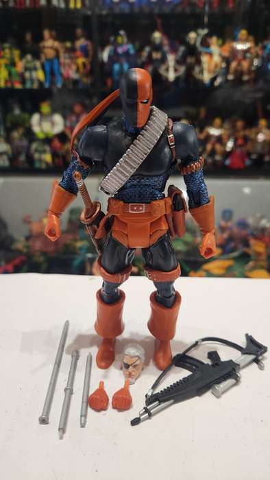 DC Universe Deathstroke Figure