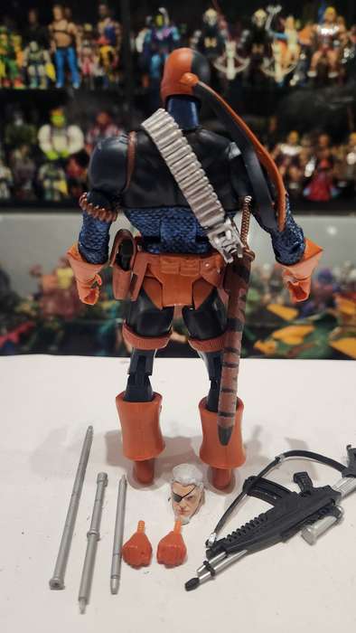DC Universe Deathstroke Figure