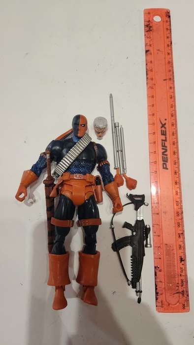DC Universe Deathstroke Figure