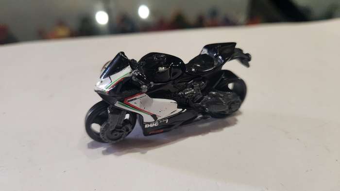 2017 HotWheels Moto Ducati