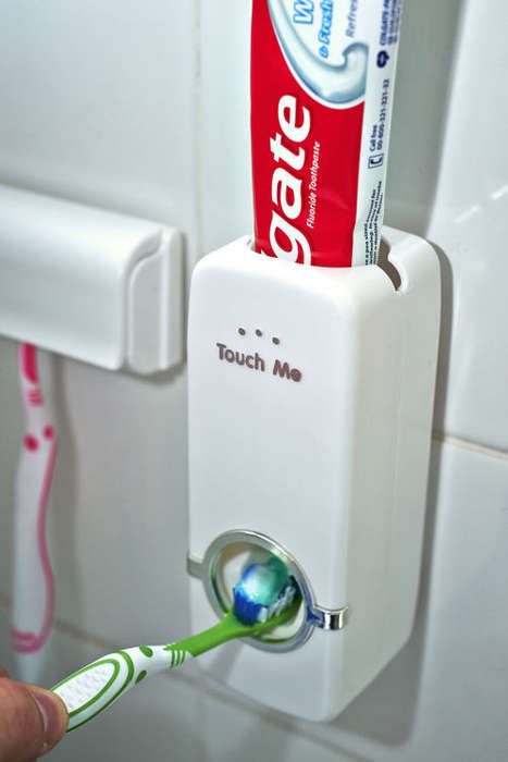 Automatic Toothpaste Dispenser + 5 Toothbrush Holder