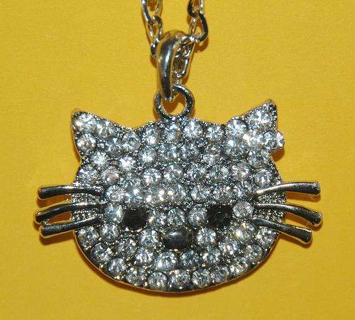 *new* HELLO KITTY Pendant & Chain Large Face