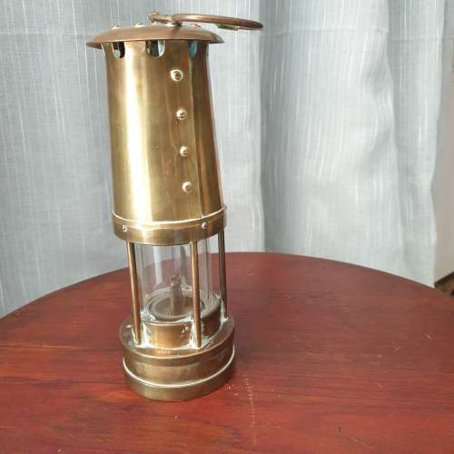 1981 E. Thomas and Williams LTD. Brass Cambrian Lamp Makers Aberdare Wales No. #80289