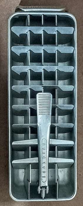 Vintage Frigidaire Quick Kube Ice Cube Tray in working condition