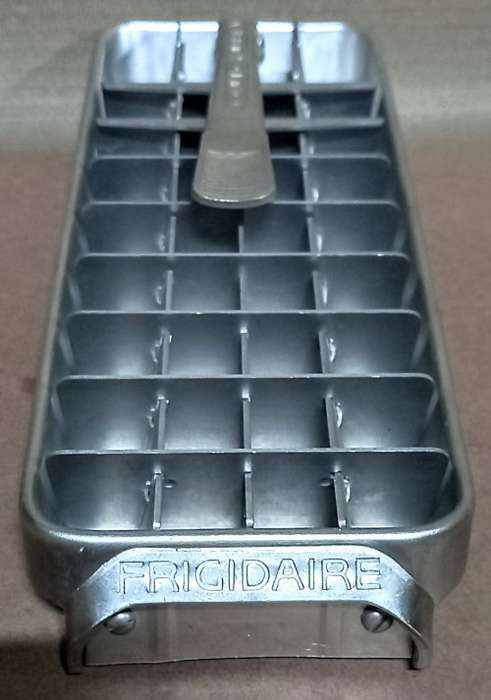 Vintage Frigidaire Quick Kube Ice Cube Tray in working condition
