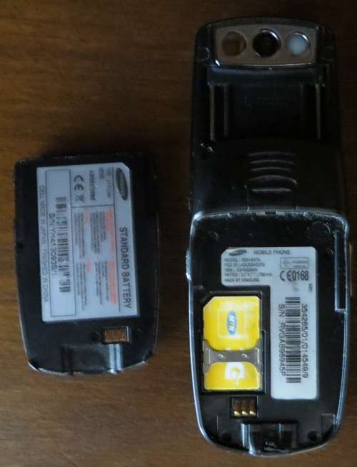 Samsung SGH-E370 with Charger