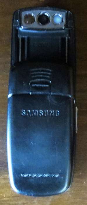 Samsung SGH-E370 with Charger