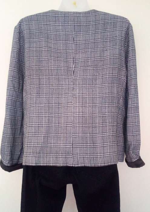 Black and White Light weight Tweed Jacket by David Saunders Size 16