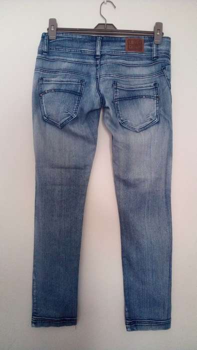 Awesome Lowrise Faded Skinny Jeans By RT Size 32