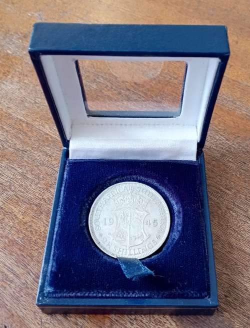 Very fine 1945 Union silver 2 1/2 Shillings in case