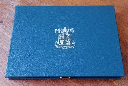 Beautiful 1986 British Royal Mint proof set