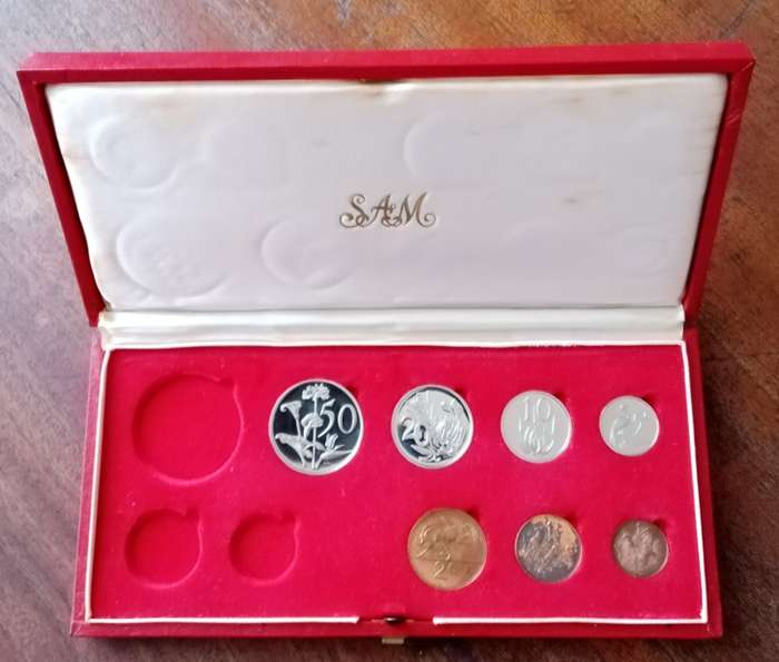 Partial 1976 proof set in red box (50c-1/2c) `Pres.Fouche`