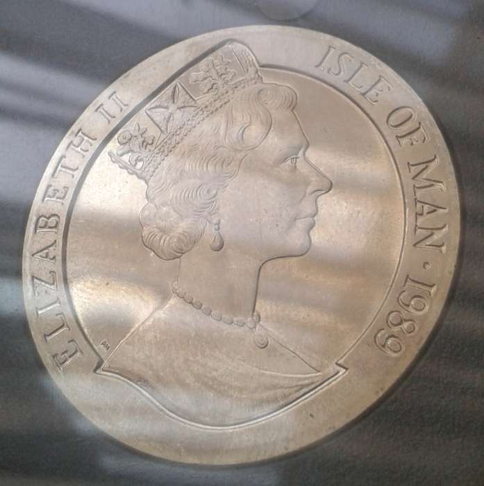 1989 Isle of Man bicentenary of George Washington`s Inauguration unc crown set in case