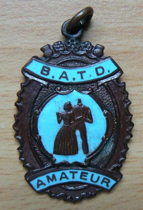 Vintage 1950s British Association of Teachers of Dancing BATD Amateur enamelled medallion