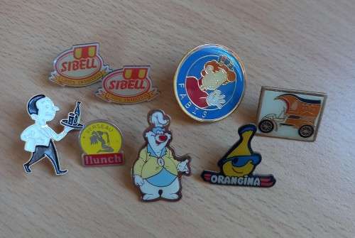Lot of 8 vintage lapel pin badges related to the food industry - mostly French