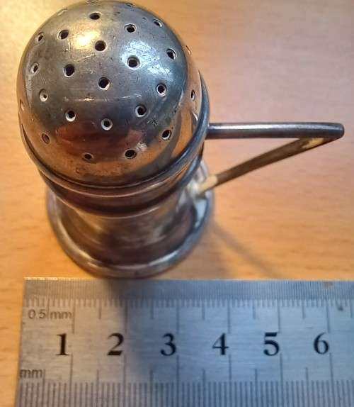 Pretty art deco 1935 small silver salt shaker by Levi & Salaman of Birmingham