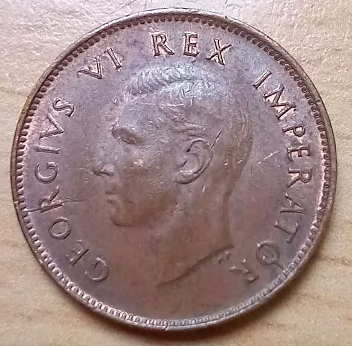 1943 farthing aUNC toned cracked die