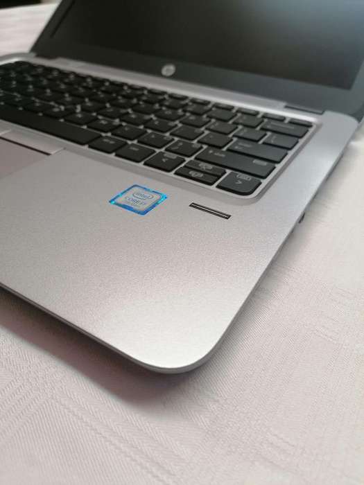 HP EliteBook 820 G4 - Intel i7 7th gen - 8GB DDR4 - 256GB SSD - 12.5` FHD