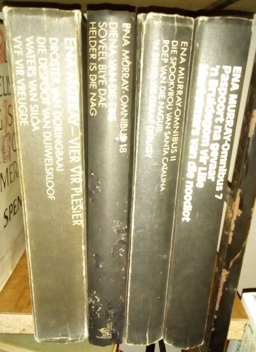 4 Ena Murray Omnibusse. Bie per boek om al 4 te vat. (nr`s 7, 11, 18 en nog een).