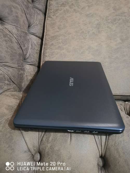 ***BOXED MINT*** ASUS i5 8th GEN QUAD-CORE// 4 GB RAM// 500 GB SATA DRIVE
