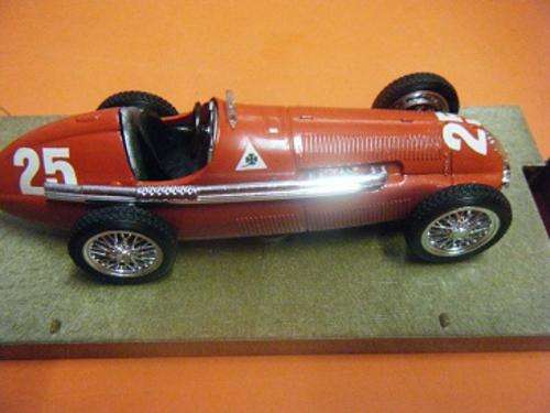 ALFA ROMEO 158(1950)-BY BRUMM-1:43 SCALE-WITH SHOWCASE DISPLAY