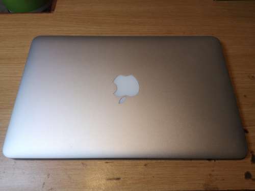 Macbook Air  !!! Super neat !!!! Please read !!!