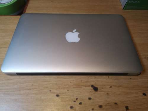 Macbook Air  !!! Super neat !!!! Please read !!!