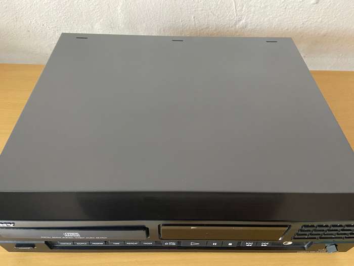 Sony cd player !!! Bargain !!!
