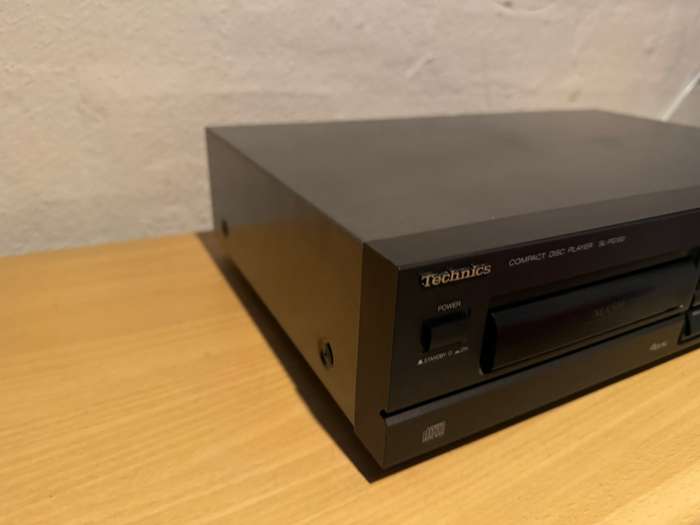 Technics CD player