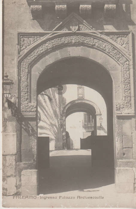 MINT POST CARD