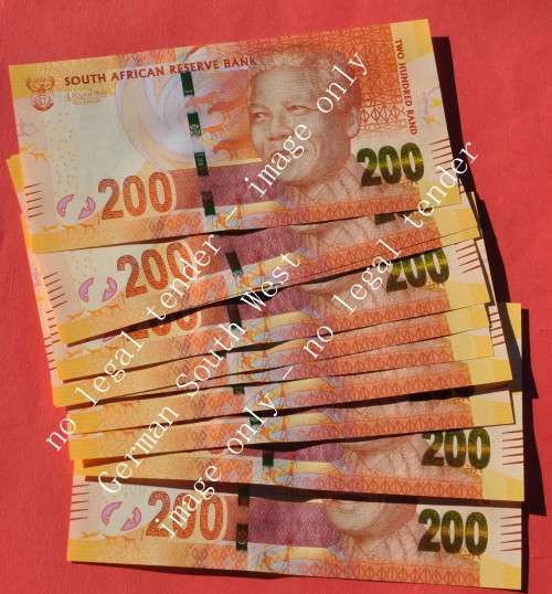 R200 2019 prefix LT, Var, L Kganyago, 1st issue ***UNC*** in sequence, choose how many you want