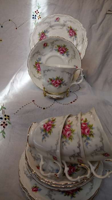 ROYAL ALBERT TRANQUILITY
