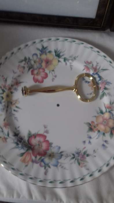ROYAL ALBERT ASSSORTED CAKE PLATES