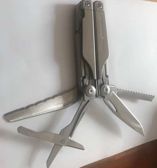 "Leatherman Surge" New Model! BRAND NEW CONDITION!!